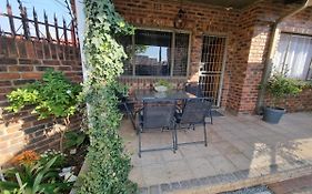 11 Debonair Self Catering Apartment